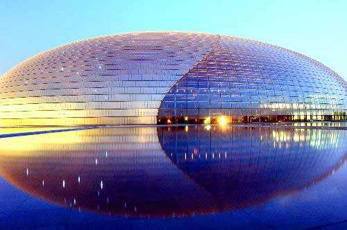 大多數(shù)國家仍普遍采用壽命達30-50年的鑄鐵井蓋。